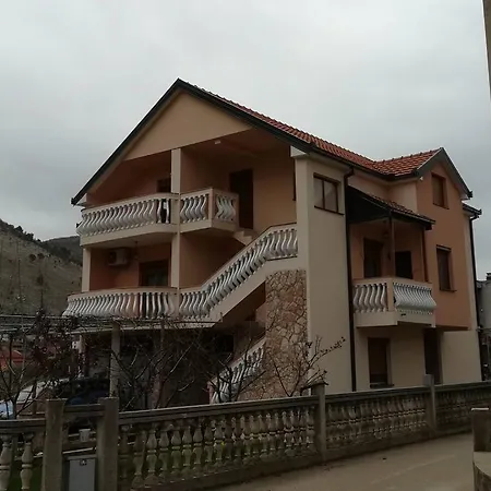 Kutak Apartman *